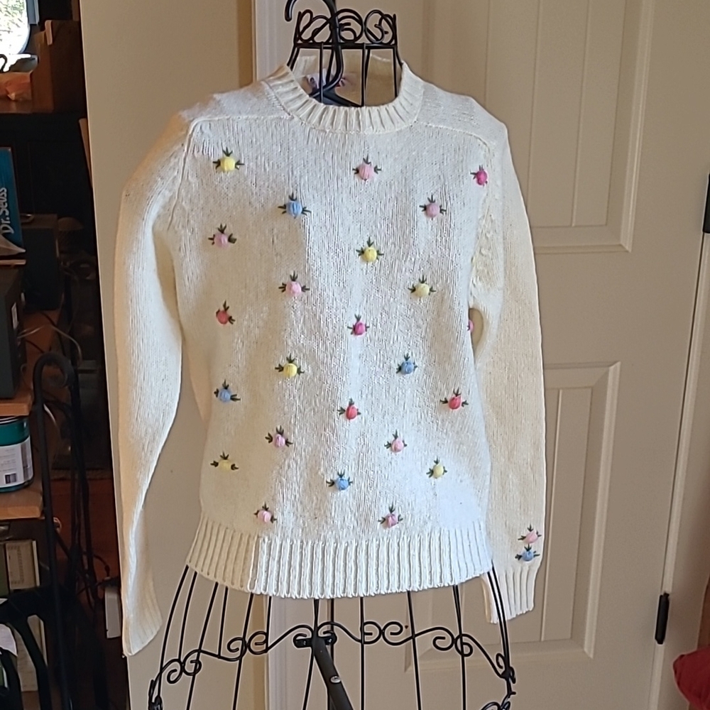 Vintage Women's cream Sweater with Colorful Yarn Flowers
